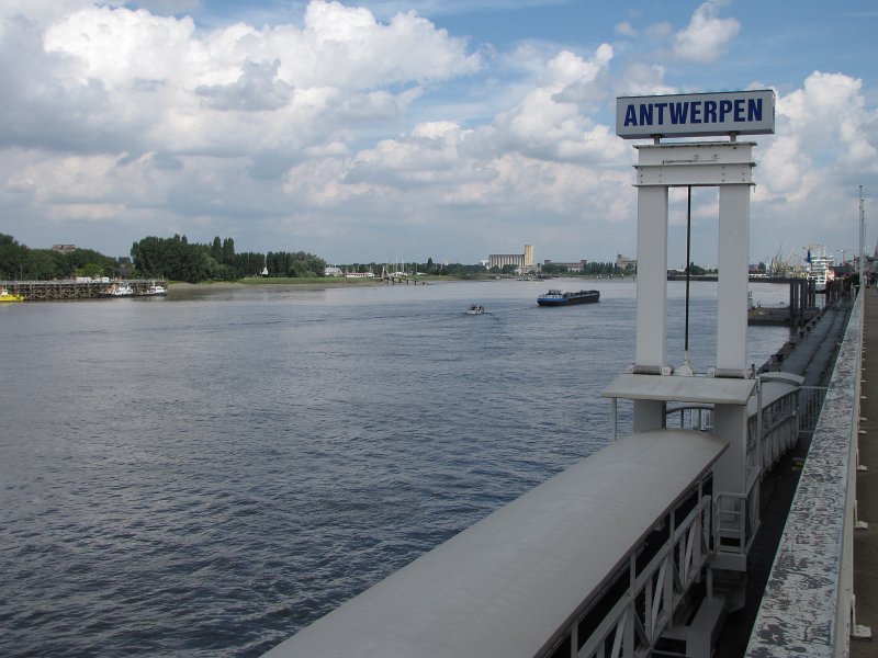 antwerpen32.JPG - Een kijkje bij de Schelde vanaf het Wandelterras-zuid.