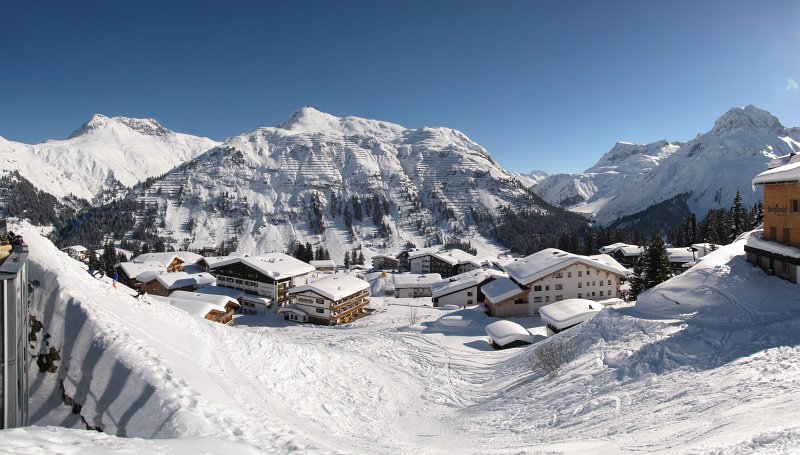 oberlech.jpg - Na een ochtend langlaufen gaan we met de kabelbaan naar Oberlech.