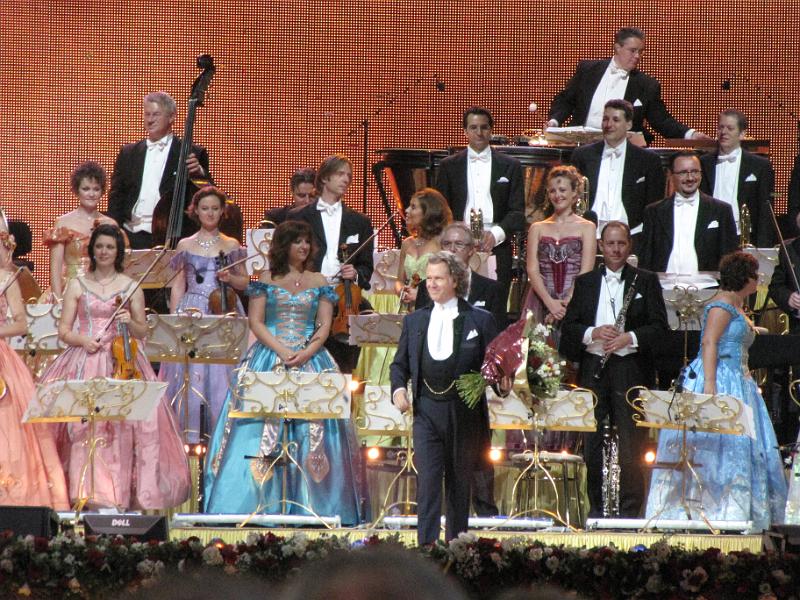 andre_rieu.jpg - André Rieu met het Johann Strauss Orkest.