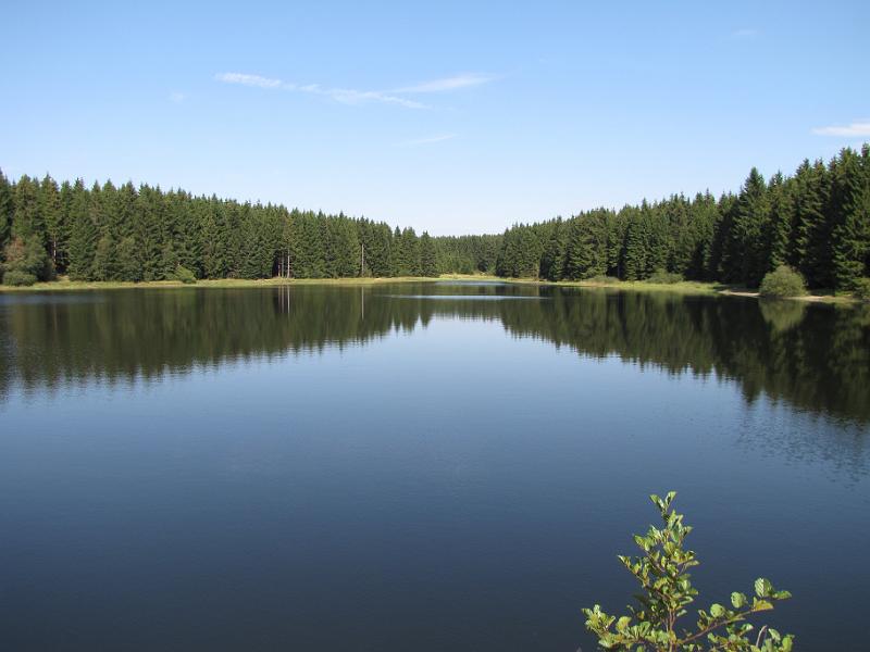 clausthal_nassenwieserteich.jpg - Één van de opslagbekkens bij Clausthal-Zellerfeld. Hier werd het water voor de mijnbouw verzameld. In dit geval betreft het de Nassenwieserteich.