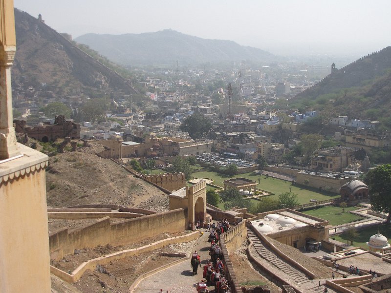 uitzicht_op_ajmer.jpg - Uitzicht over Ajmer vanuit amber fort.