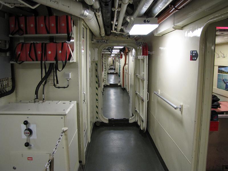 gang_van_speijk.jpg - De gang in het schip waar Wil zijn slaapverblijf te vinden is.
