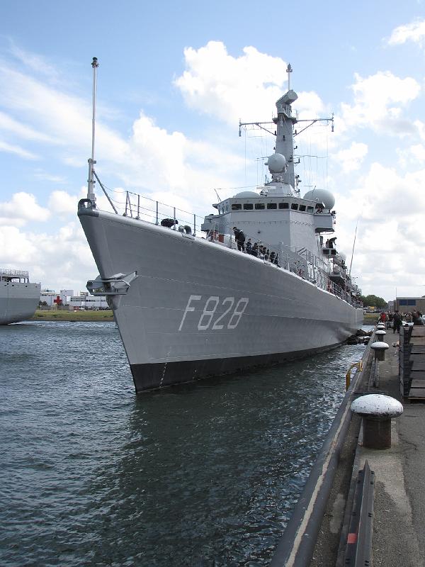 snel_schip_van_speijk.jpg - De Hr. Ms. Van Speijk in volle glorie. Ziet er best wel snel uit!