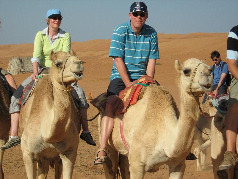 d3_op_de_kameel2.JPG - Beide op het schip van de woestijn.