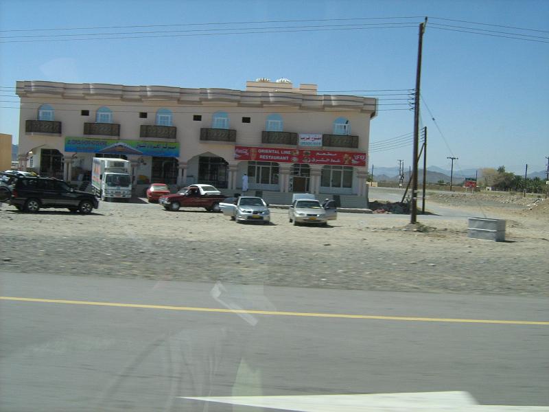 d3_winkel_oman.JPG - Winkel langs de weg.