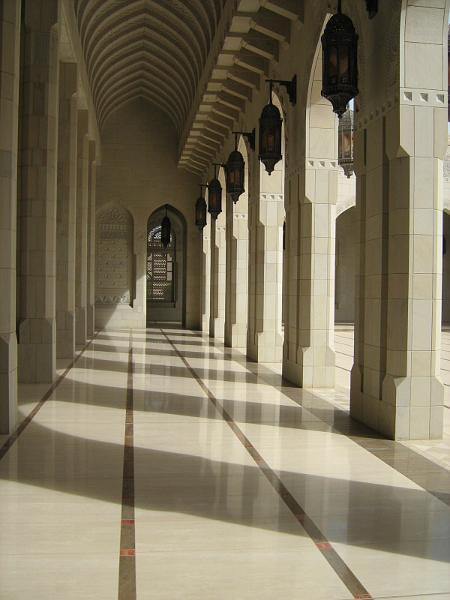 d7_sultan_qaboos_moskee4.JPG - Mooi schaduwspel.