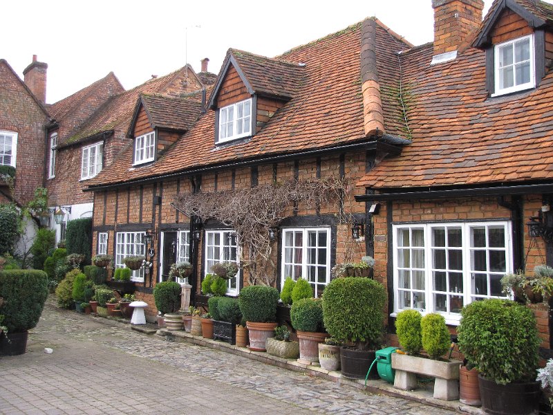 amersham_cottage.jpg - Wat een plaatje van een huis. Een fraaie cottage in Amersham.